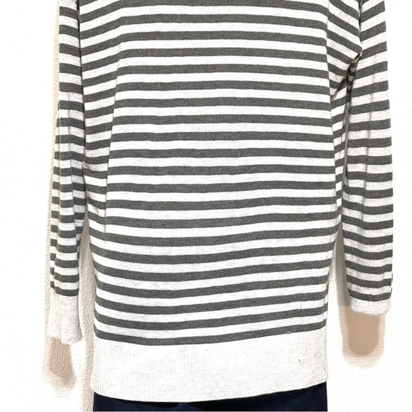 LOFT Woman Grey White Stripe V Neck Top Sweater Size XS - Picture 6 of 13